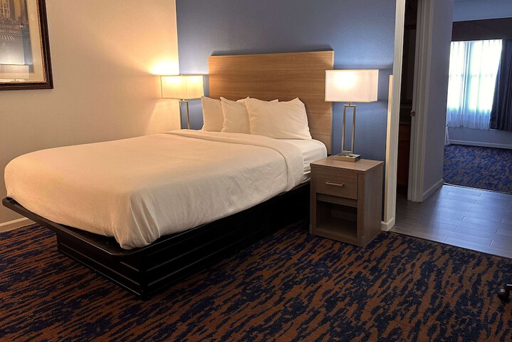 Room 21 of 35