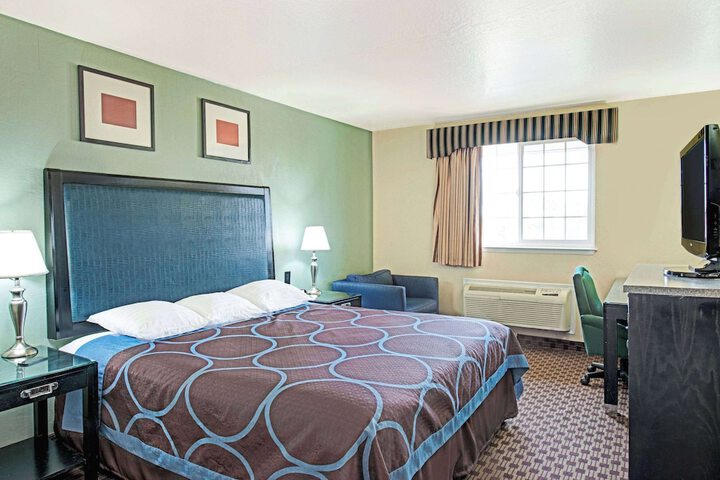 Room 12 of 14