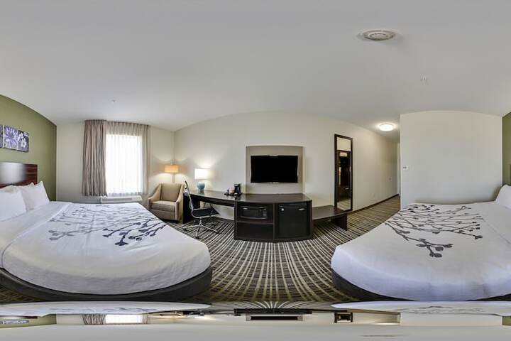 Room 35 of 63