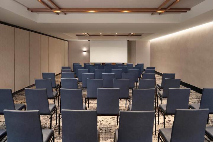 Hotel Alpenrock Breckenridge Curio Collection by Hilton