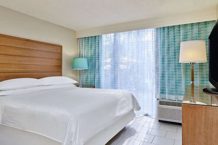 Room 32 of 60