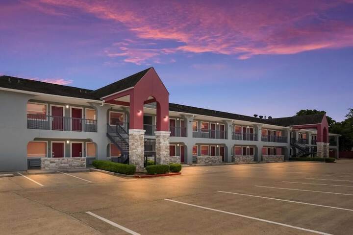 Clarion Pointe