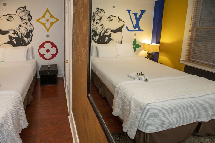 Room 26 of 89