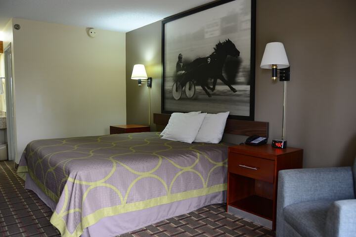 Room 15 of 18