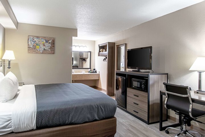 Room 15 of 27