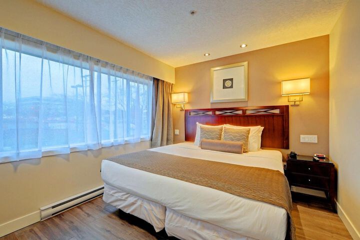 Room 32 of 62