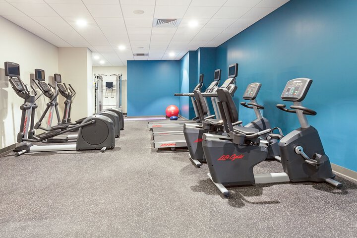 Holiday Inn Express & Suites Panama City Beach - Beachfront by IHG
