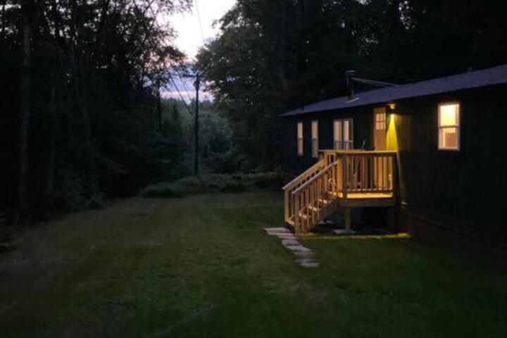 The Cabin at Benton Hollow