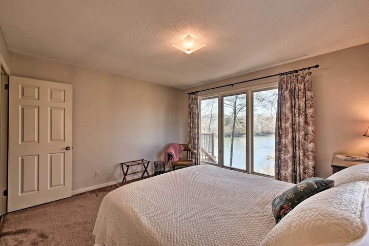Chickamauga Lake Vacation Rental w / Boat Dock!