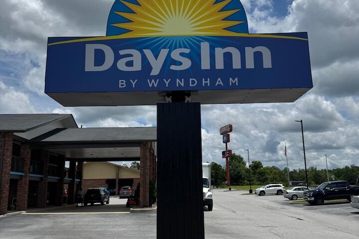 Days Inn by Wyndham Clanton AL