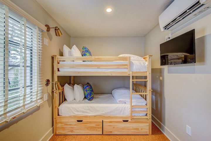 Room 57 of 102