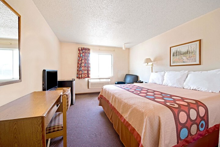Room 9 of 14