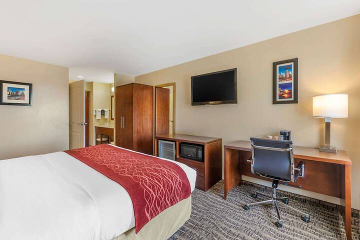 Room 27 of 34