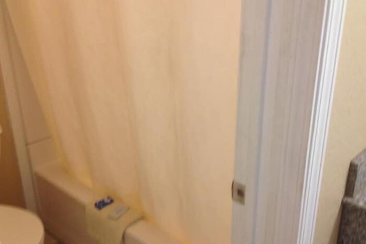 Room 4 of 5
