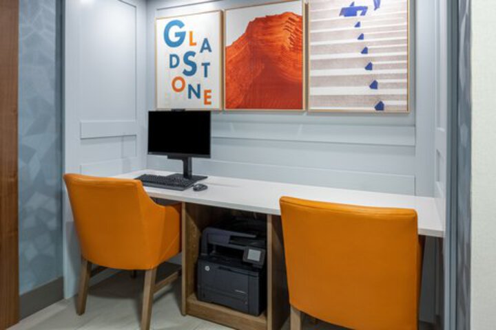 Business Center 231 of 245