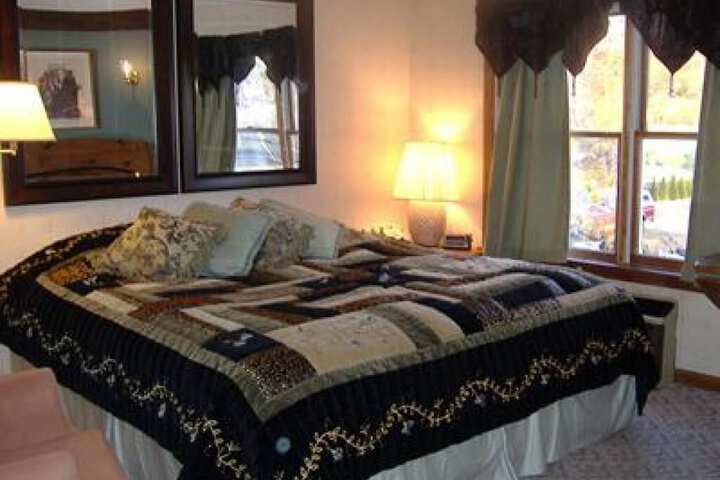 Sturbridge Country Inn