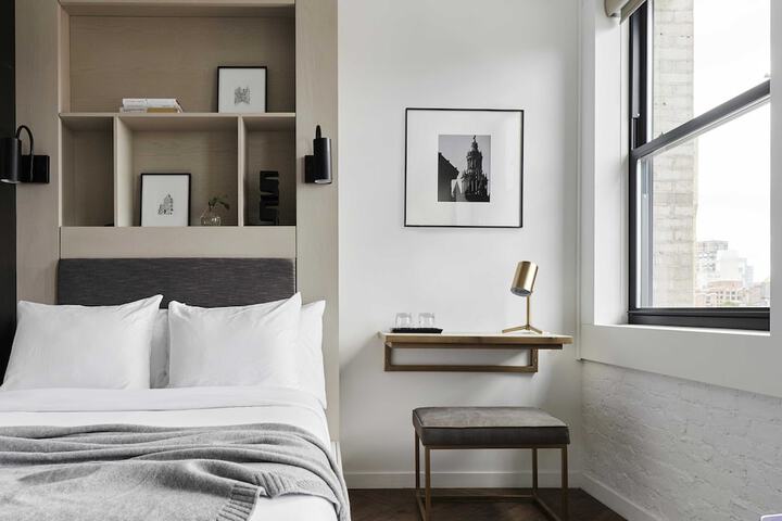 Room 18 of 38