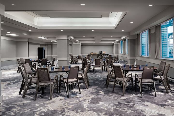 Sheraton Gateway Hotel in Toronto International Airport