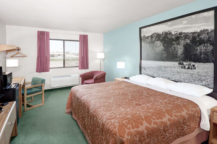 Room 15 of 18