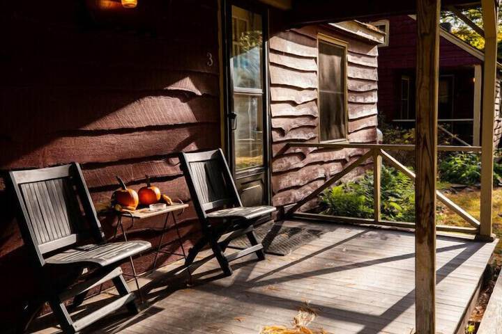 Phoenicia Lodge