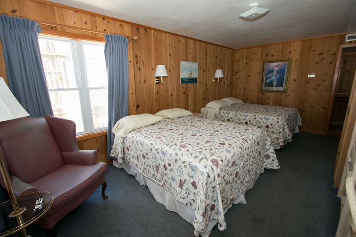 Room 53 of 199