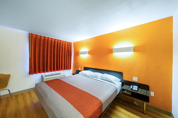 Room 26 of 31