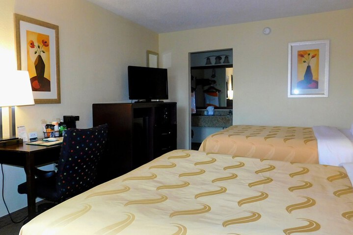 Room 9 of 22