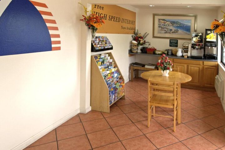 STARLIGHT INN