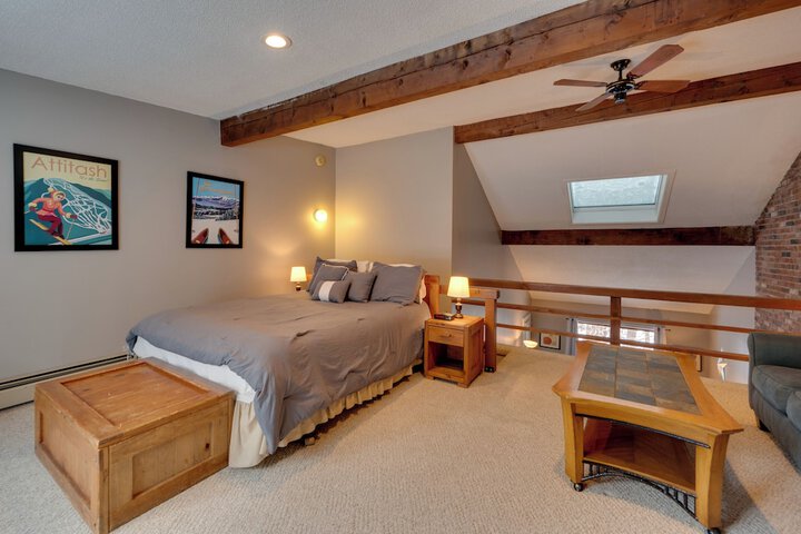 3 Mi to Story Land: All-season Family Condo