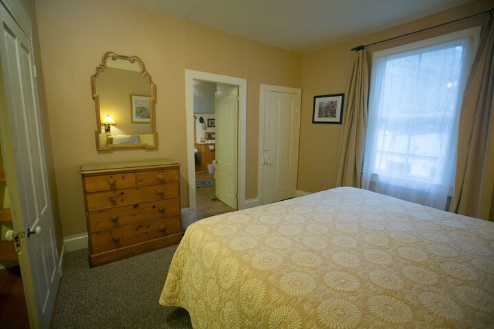 Room 55 of 236