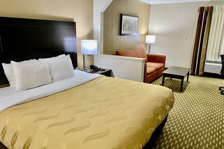 Room 12 of 25