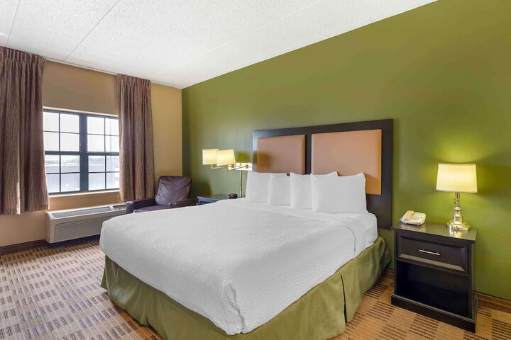 Room 28 of 36