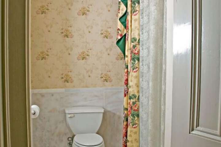 Room 15 of 38