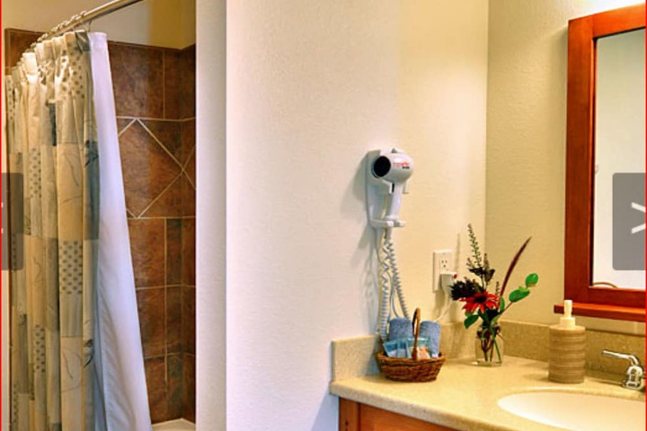 Bent Creek Lodge Bed & Breakfast