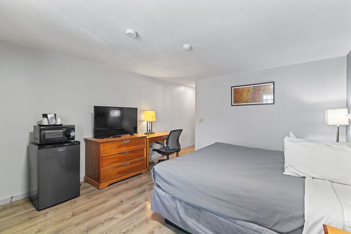 Room 13 of 34