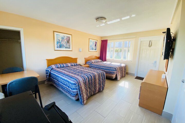 Room 13 of 27