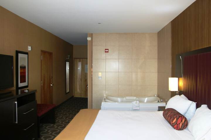 Room 37 of 80