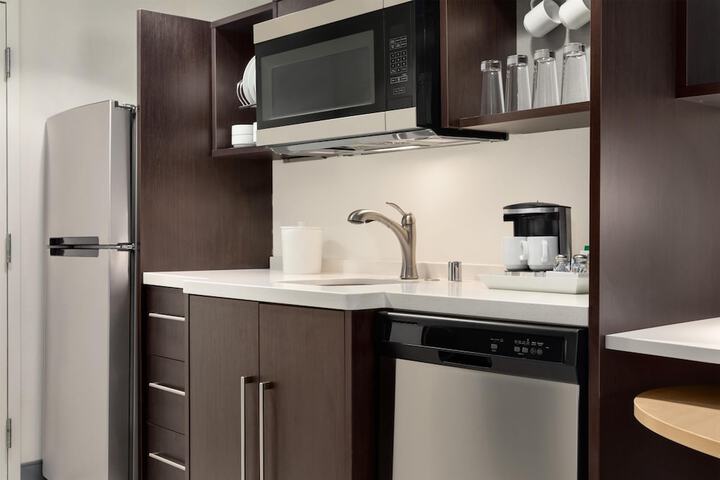 Home2 Suites by Hilton Bowling Green Hotel