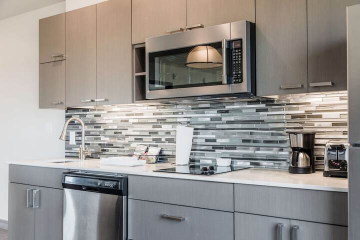 Hyatt House Winnipeg-South / Outlet Collection