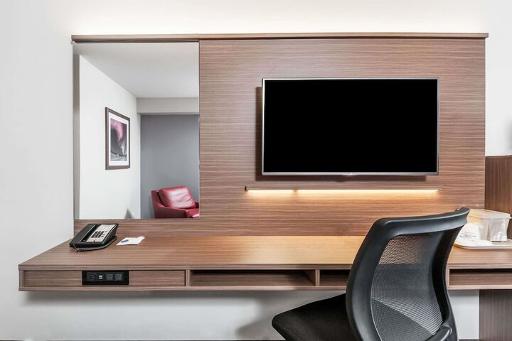 Room 13 of 31