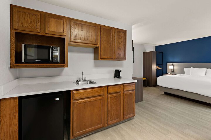 Room 28 of 40