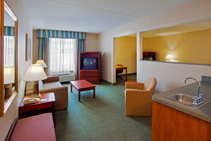 Room 14 of 48