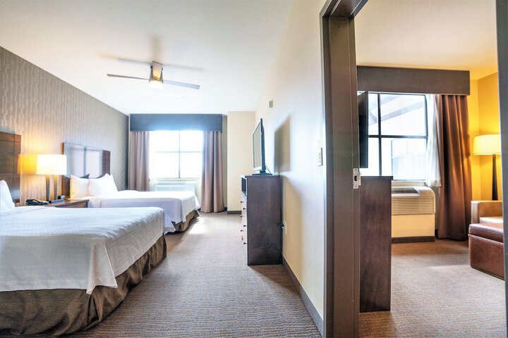 Room 42 of 118