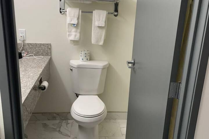 Room 16 of 46