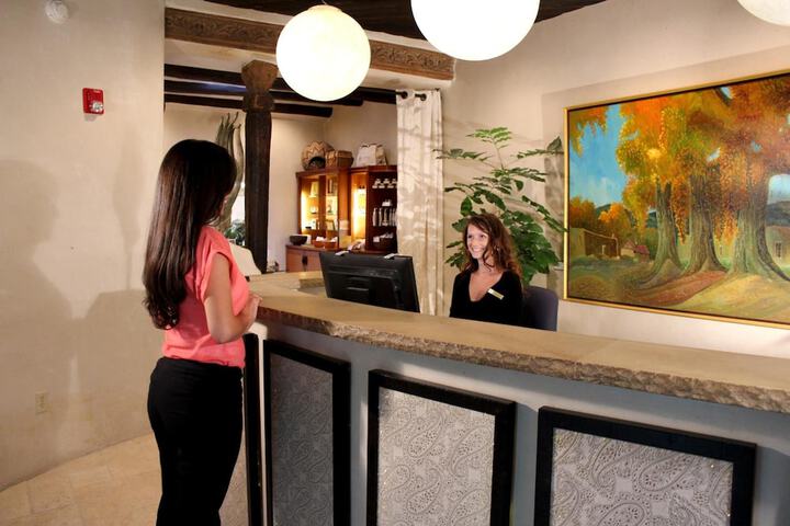 El Monte Sagrado Living Resort & Spa