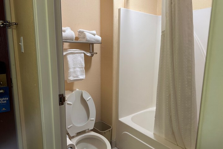 Days Inn & Suites by Wyndham Eunice