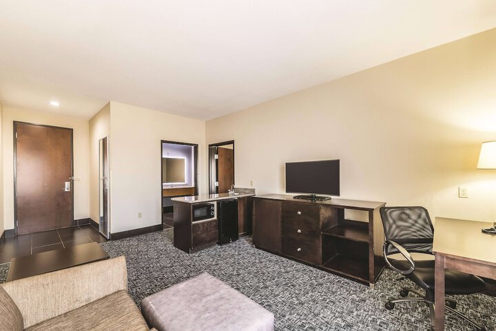 Room 22 of 34