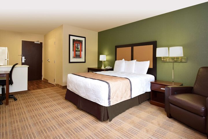 Room 14 of 22