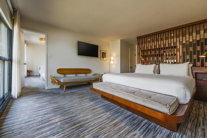 Flamingo Resort & Spa Santa Rosa Sonoma Tapestry by Hilton