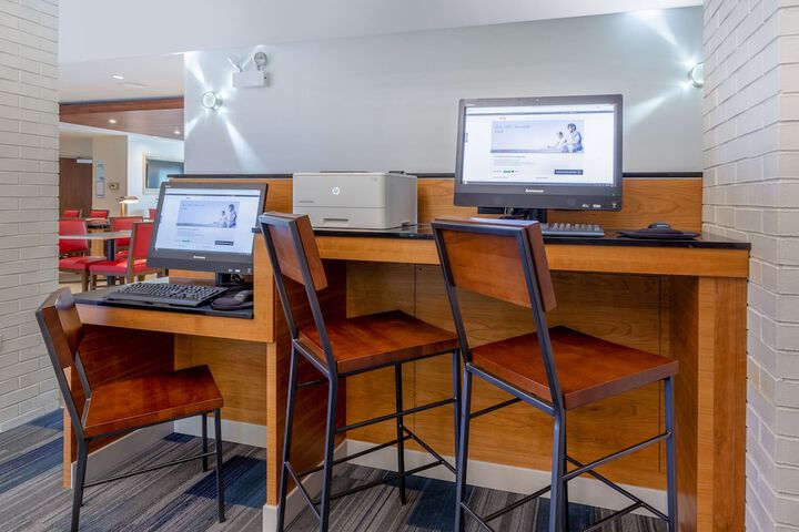 Holiday Inn Express Hotel & Suites Chicago-Midway Airport by IHG